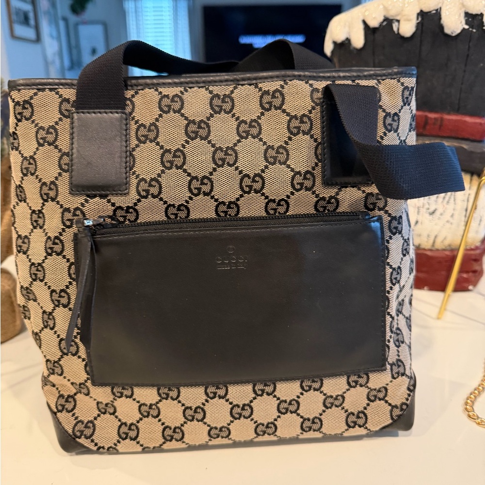 Gucci Black and Beige Bag - Like New! Comes with Authentication Paper!